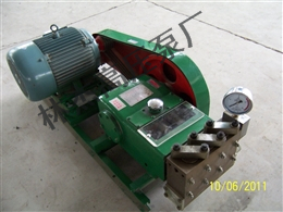 往複式(shi)高壓柱塞泵(beng)